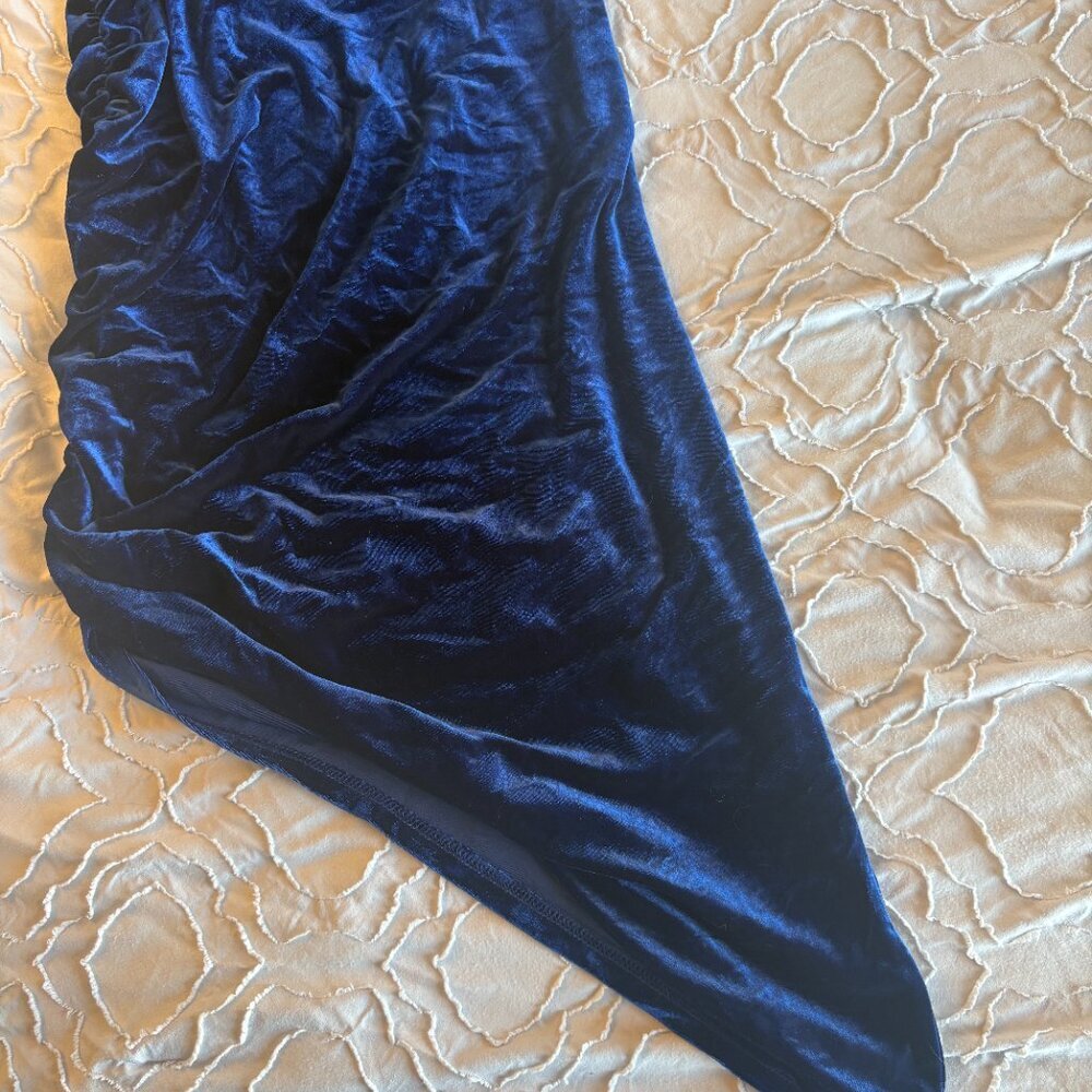 NWOT Amazon Brands Wrap Bodycon Ruched Velvet Cocktail Dress - Picture 3 of 6